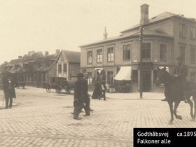 Godthåbsvej   Falkoner Allé set fra hjørnet af Rolighedsvej ca.1895.jpg